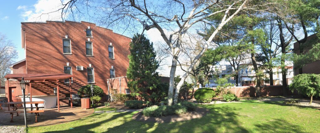 Biography - Louis Armstrong House Museum